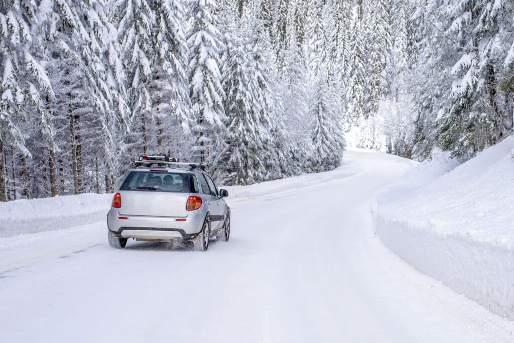 Vpliv širine pnevmatik na zimsko vozno zmogljivost